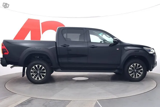 Toyota Hilux Double Cab 4WD 2,8D GR Sport 2-paikkainen Autom Image 6